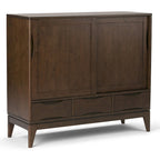 Meuble de rangement moderne du milieu du siècle de 122 cm de large avec portes coulissantes et tiroirs