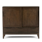 Meuble de rangement moderne du milieu du siècle de 122 cm de large avec portes coulissantes et tiroirs