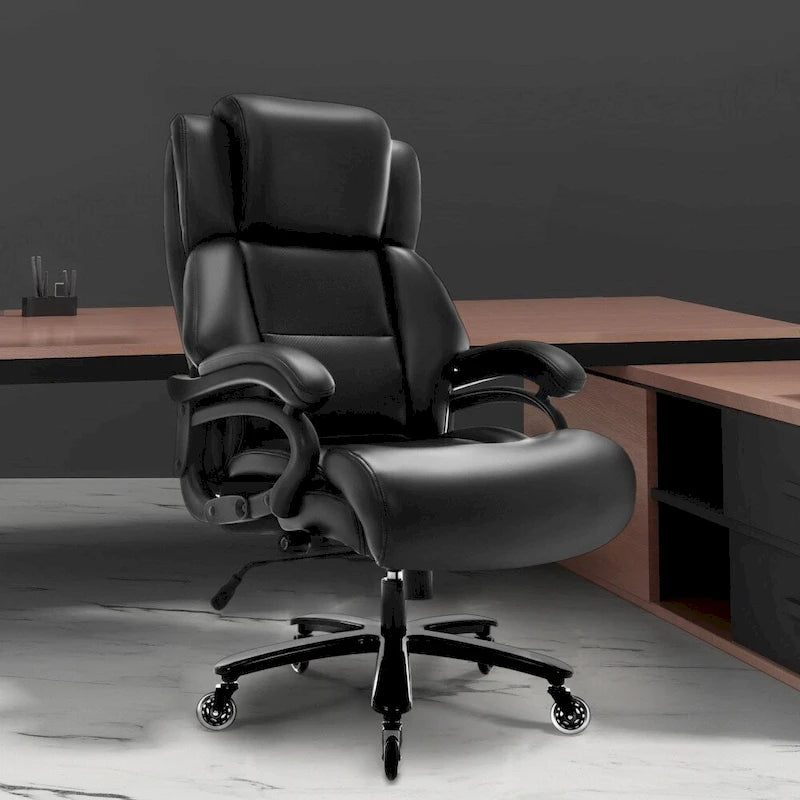 Chaise de bureau à dossier haut avec support lombaire réglable et roulettes pivotantes